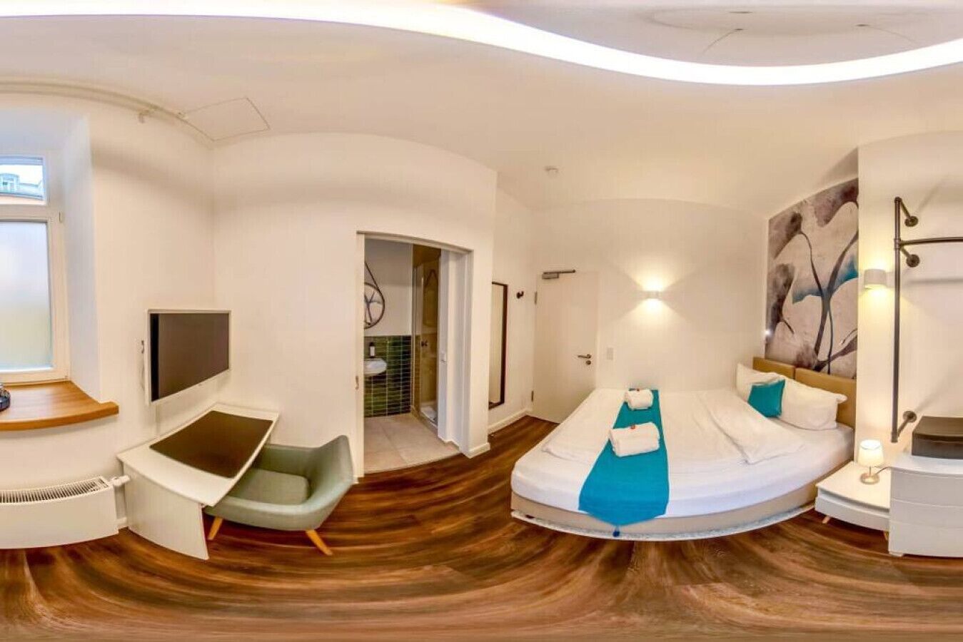 1 bedroom, desk, WiFi, bed sheets