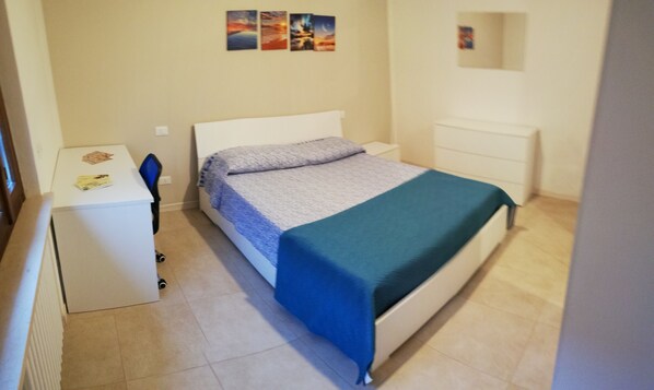 2 chambres, système d’insonorisation, fer et planche à repasser, Wi-Fi