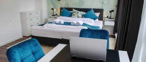 1 bedroom, desk, WiFi, bed sheets