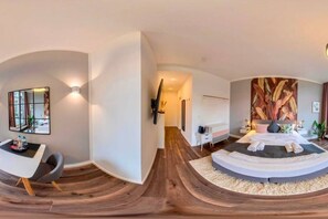 1 bedroom, desk, travel cot, WiFi