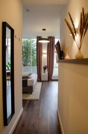 المنشأة من الداخل