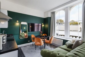 Apartamento Grand | 1 dormitorio, escritorio, espacio para trabajar con un portátil