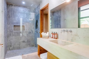 Senior Apartment | Bathroom