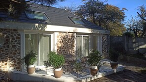 Exterior - Small prestigious property near Paris (Le Plessis-Trévise)