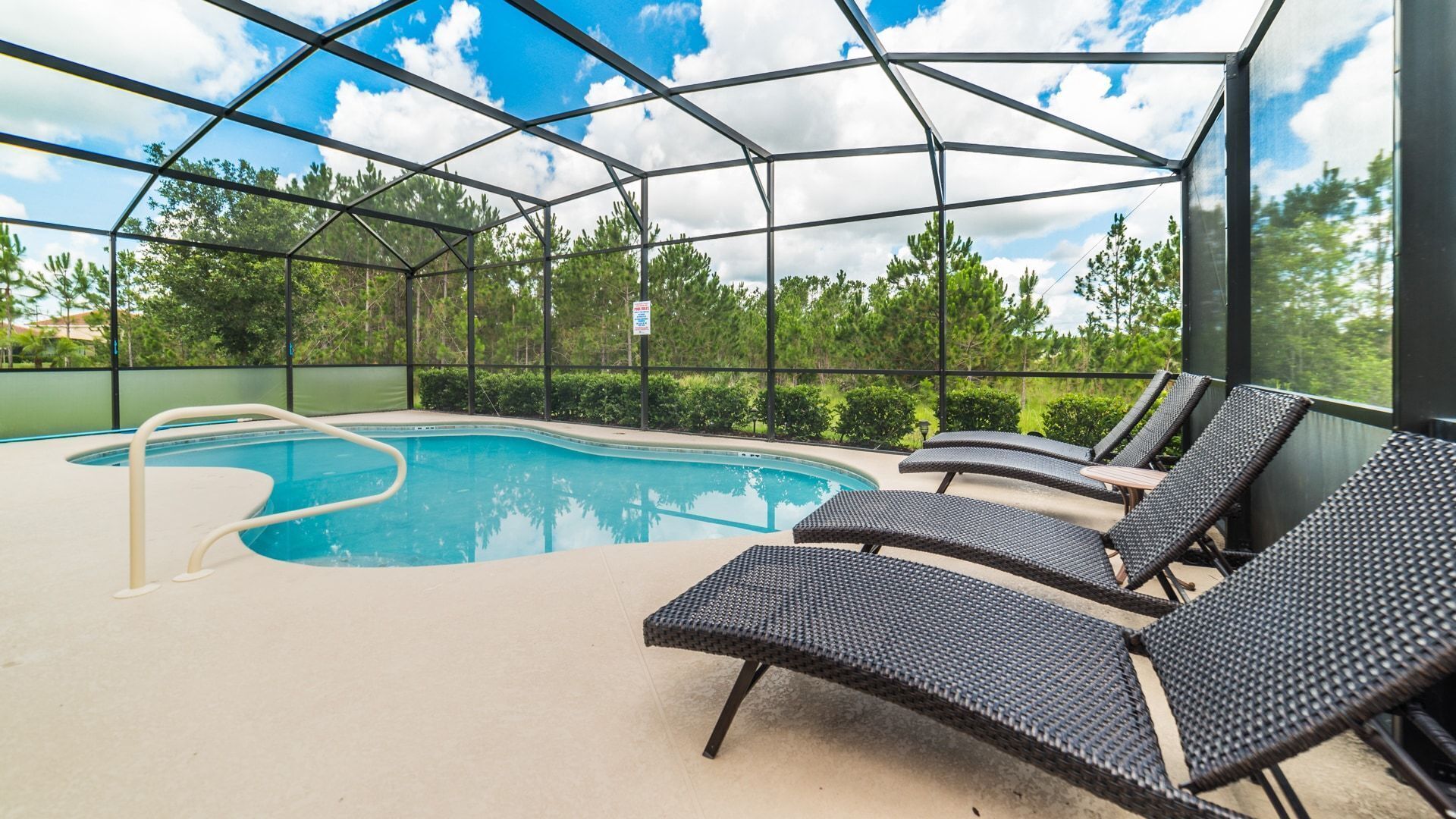 Games room/arcade machines/private pool/beautiful outlook/free wifi/near disney