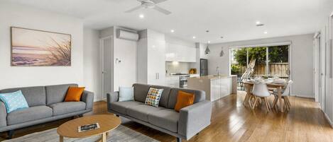 Una Smart TV, libros