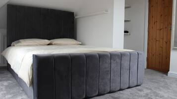 6 chambres, bureau, Wi-Fi, draps fournis