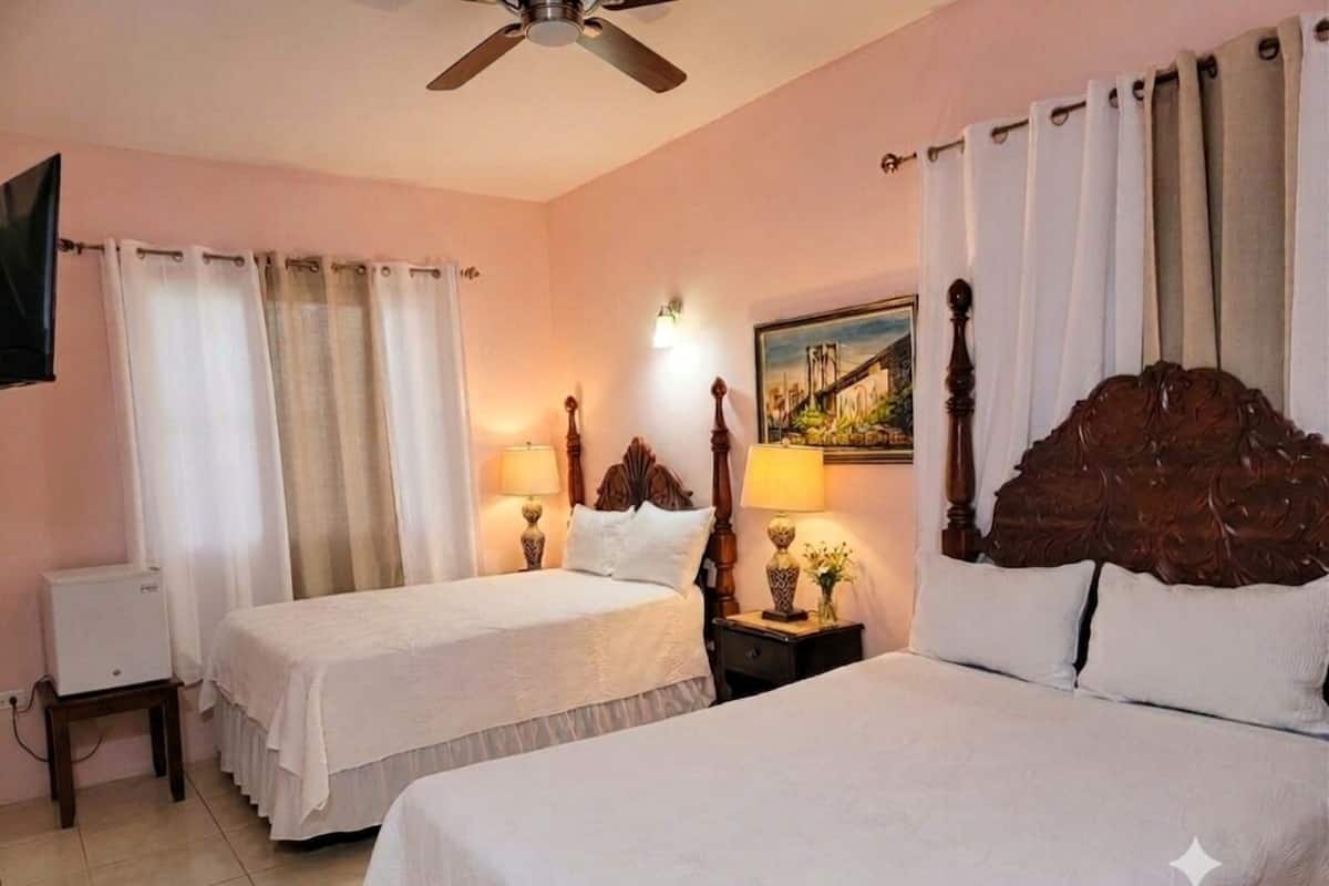Vila família | Roupas de cama premium, edredons de pluma, cofres nos quartos