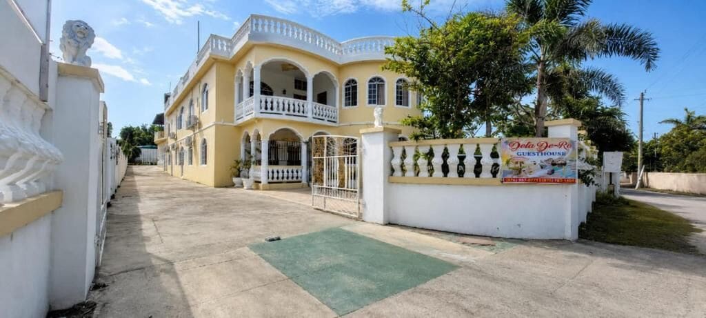 Fachada da propriedade