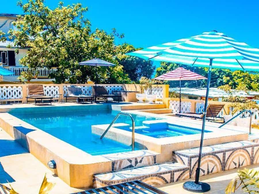 2 piscine all'aperto