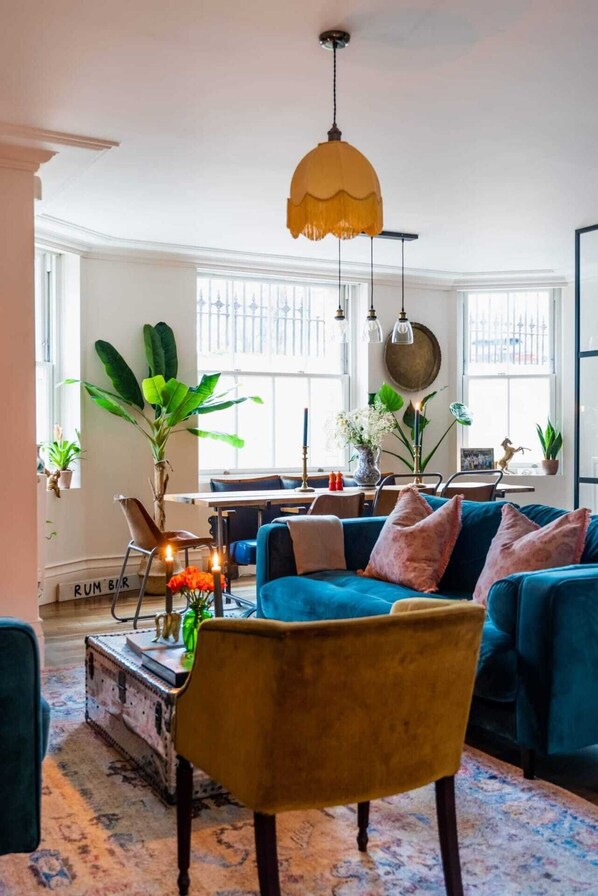 Căn hộ cơ bản, 1 giường cỡ king | Phòng khách | TV