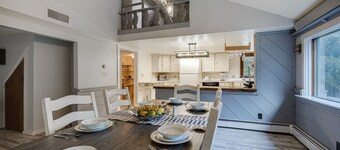 Killington Mountain Home! HotTub & 5 min to Skiing! by RedAwning