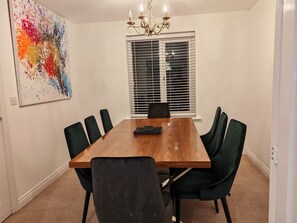 Dining - Spacious Modern 4 Bedroom Detached House On A Quiet Estate (Dartford)