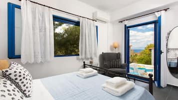 Villa, Accessible | 3 bedrooms, soundproofing, WiFi