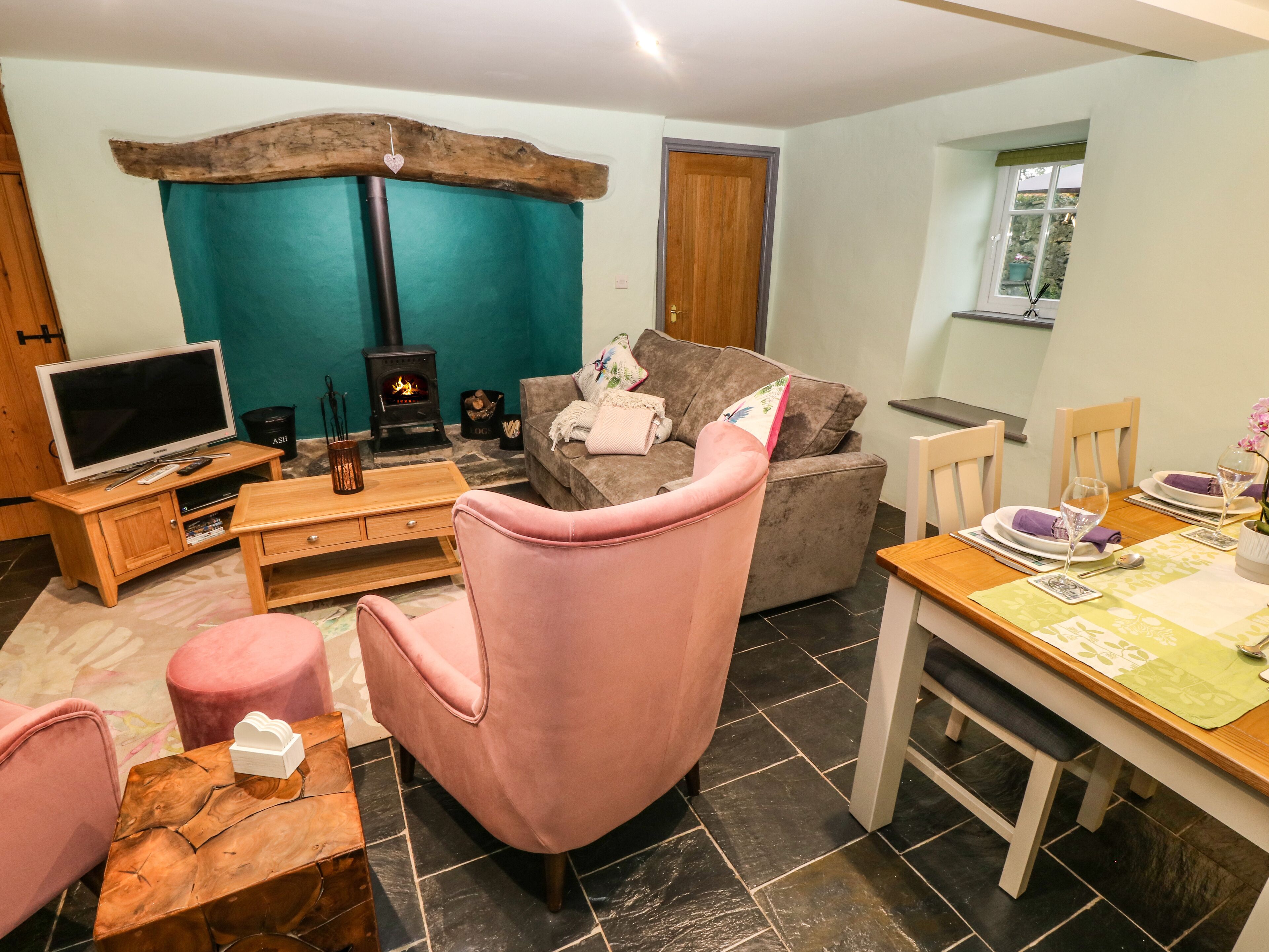 Cottage | Interior