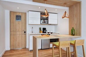 Studio – superior | Safe på rommet, lydisolert, strykejern/-brett og wi-fi (inkludert)