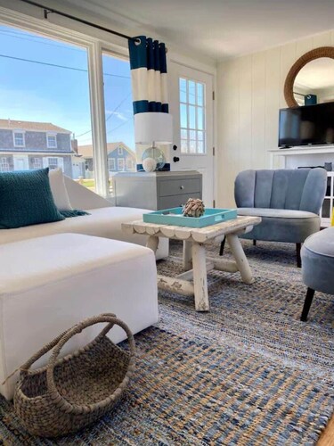 North Truro Pet-friendly home, near Secluded Beach