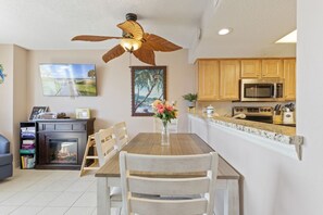 Dining - Oceanfront Sunny Condo w Pool in Atlantica Towers (Myrtle Beach)