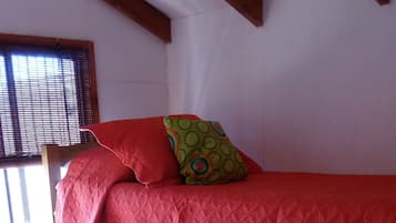Cabin phong cách cổ điển | 2 phòng ngủ, trang bị nội thất với thiết kế riêng biệt
