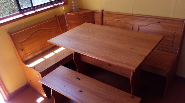 Classic Cabin | Private kitchen | Fridge, oven, dishwasher, cookware/dishes/utensils