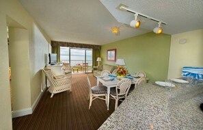 Interior - One Bedroom Ocean Front Condo, Myrtle Beach, South Carolina 2555389 (Myrtle Beach)