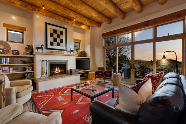 TV, fireplace - Luxury Home, Pool, Sweeping Views (Santa Fe)