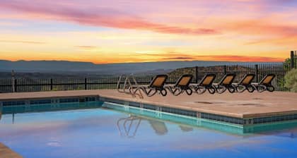 Ski Discounts! Luxury Home, Pool, Sweeping Views