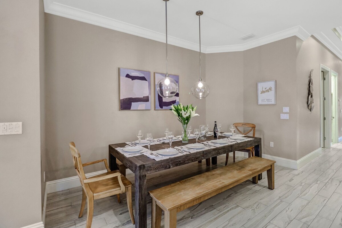 Photo 12 of Beach! 2 Masters w Kings, Pets, Queen ensuite, hot tub, private heated Pool