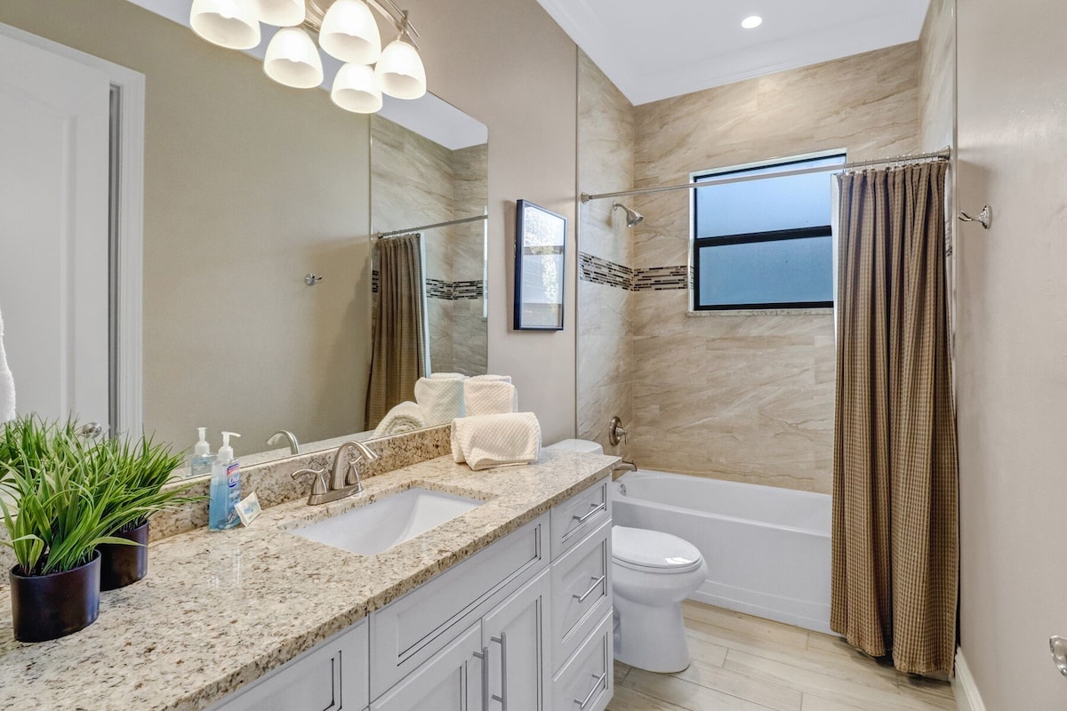 Photo 19 of Beach! 2 Masters w Kings, Pets, Queen ensuite, hot tub, private heated Pool