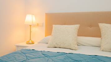 2 slaapkamers, een strijkplank/strijkijzer, gratis wifi, beddengoed