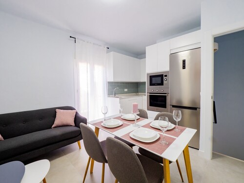 Cubo's Urban Miranda Apartment / free wifi / air conditioning