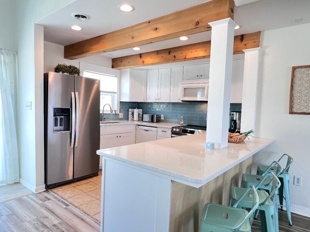 Refrigerador, microondas, horno y parrilla de estufa 