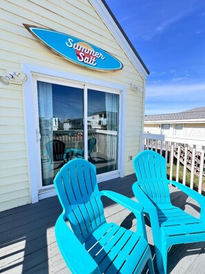 Property grounds - Summer Salt - Oceanfront Escape Just Steps to the Sand and Surf! (Oak Island)