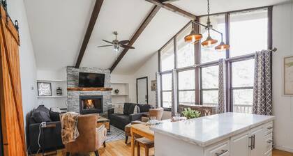 Pet friendly/walk to restaurant/bar and golf