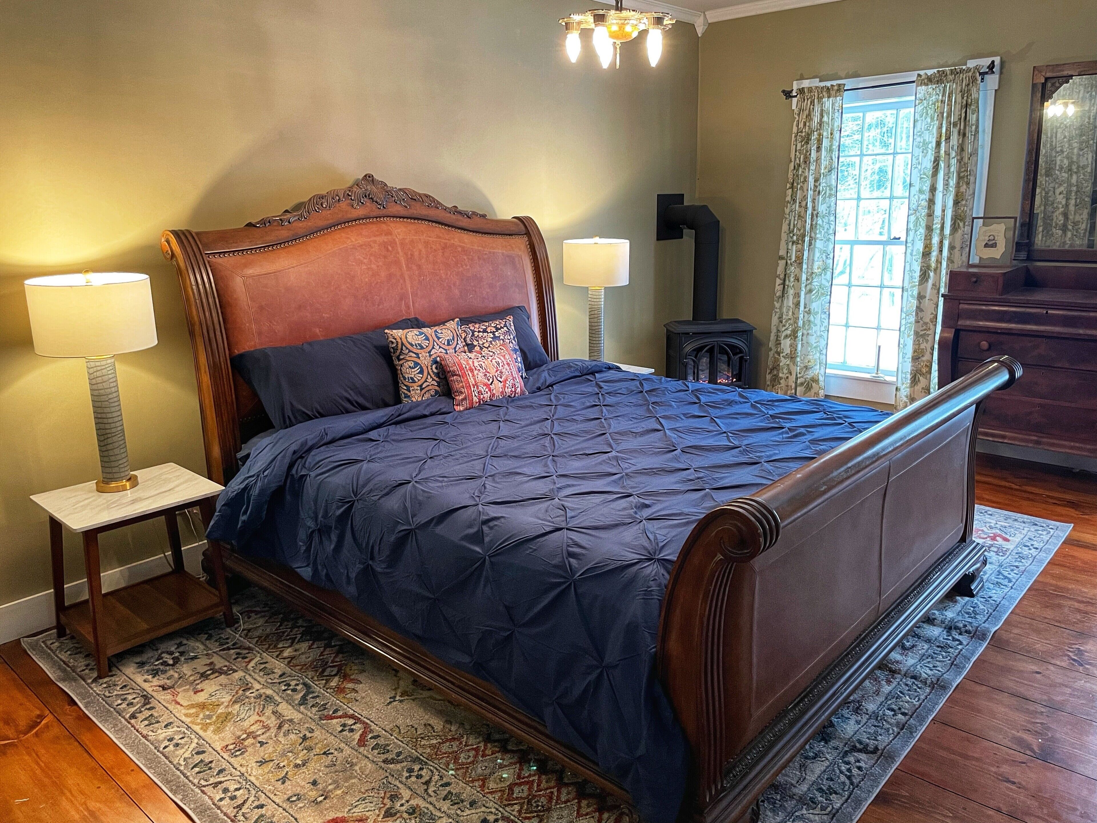 3 bedrooms, iron/ironing board, free WiFi, bed sheets