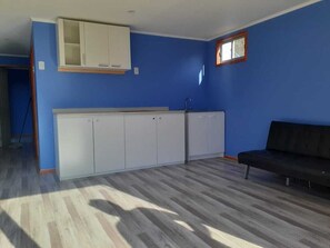 Basic Cabin | Private kitchen | Dining tables