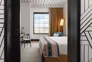 Suite, 1 Schlafzimmer, Nichtraucher, Stadtblick | 1 Schlafzimmer, Schreibtisch, laptopgeeigneter Arbeitsplatz