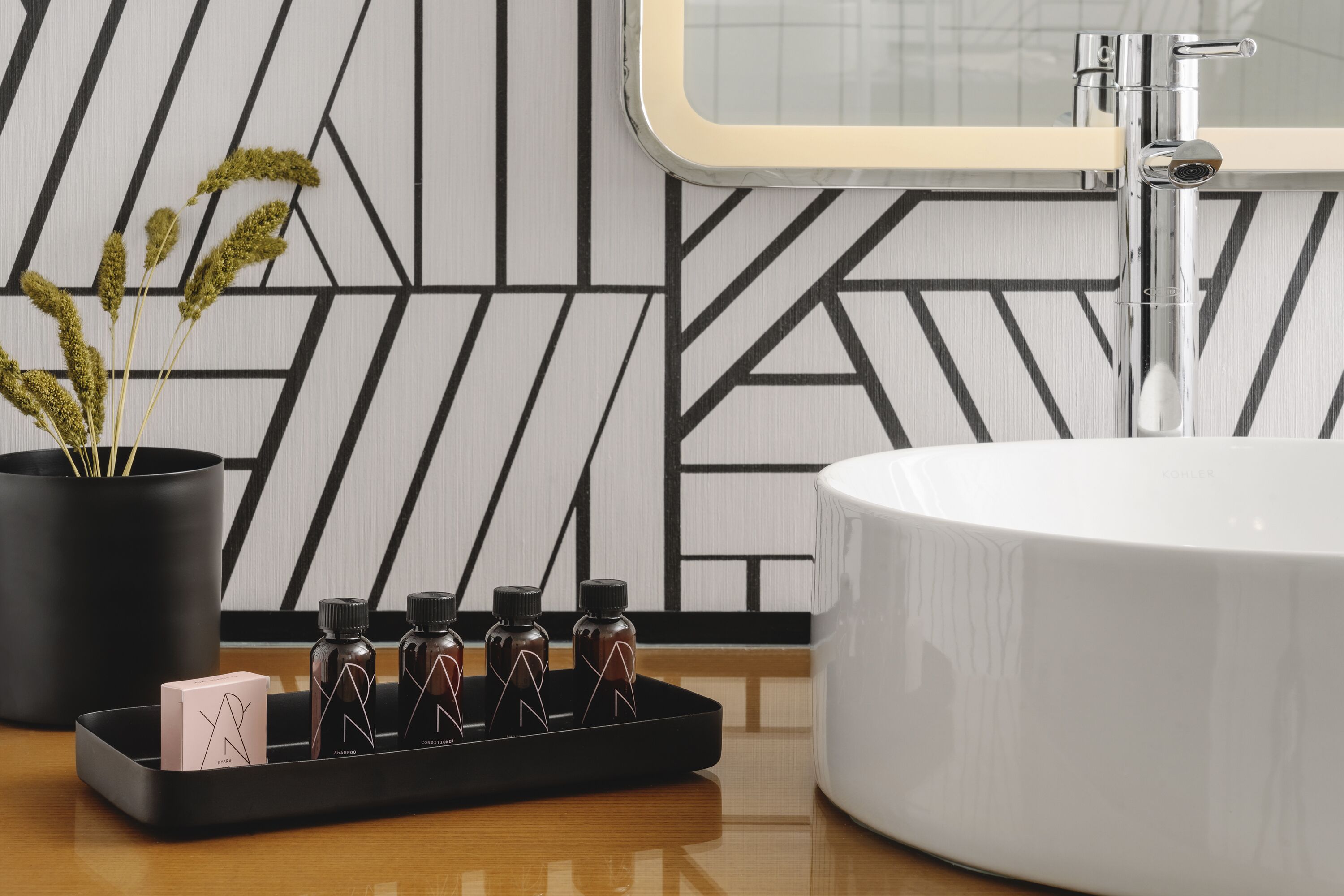 towels, soap, shampoo, toilet paper