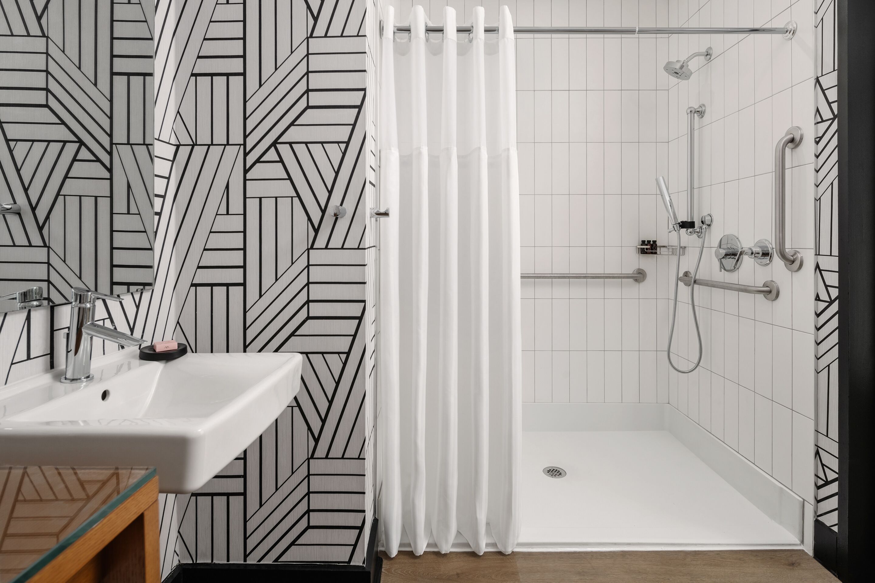 towels, soap, shampoo, toilet paper