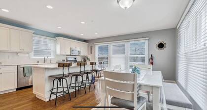 Beautiful New Spacious Townhome w/ Pool, Steps to Beach/Boardwalk, 3 Levels