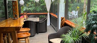 Experience Pahoa in style - Spacious 5-Bedroom Vacation Home, Entire 1st floor