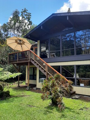 Exterior - Experience Pahoa in style - Spacious 5-Bedroom Vacation Home, Entire 1st floor (Pahoa)