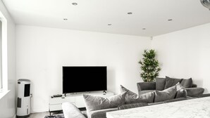 Exklusiv lägenhet - tillgänglighetsanpassat - eget badrum (Discovery Suite) | Lounge