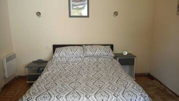 1 chambre, lit parapluie, Wi-Fi, draps fournis