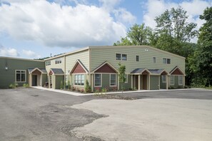 Exterior - Beautiful & Modern 1-Bedroom Apartment in the Heart of Ellicottville! (Ellicottville)