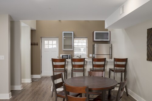 Beautiful & Modern 1-Bedroom Apartment in the Heart of Ellicottville!