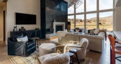 Luxurious Sun Valley Mountain Retreat on Golf Course