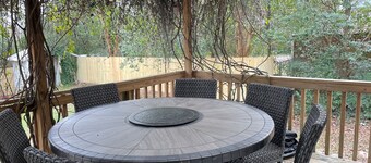 Cute and Convenient Summerville Cottage