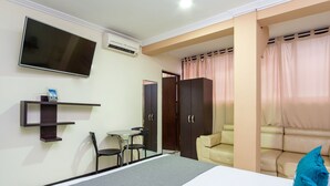 Superior Double Room | Hypo-allergenic bedding available, WiFi (free), bed sheets - Ayenda Bugatier (Cali)