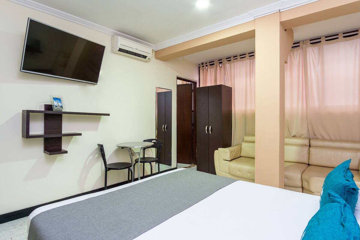 Superior Double Room | Hypo-allergenic bedding available, WiFi (free), bed sheets
